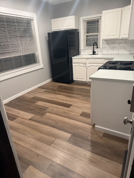 Building Photo - 253 Lincoln St