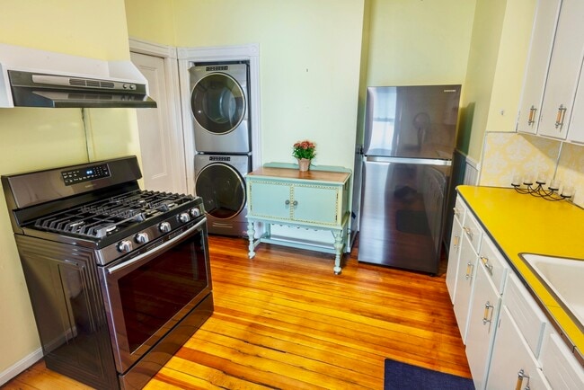 Building Photo - 74 Oakland St