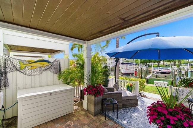 Building Photo - 4751 Coquina Key Dr SE