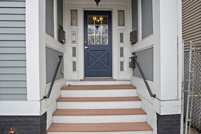 Building Photo - 293 W 2nd St