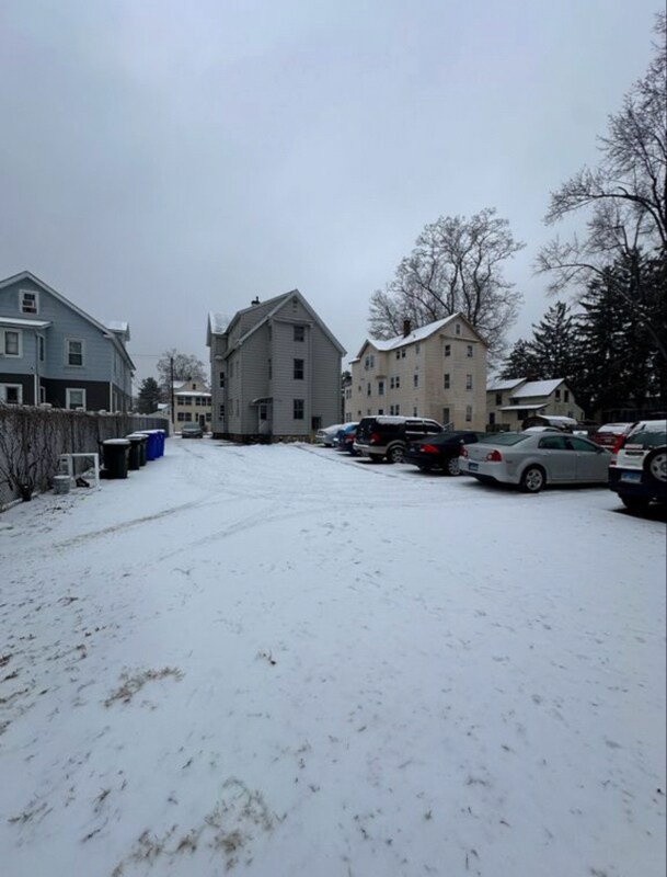 Building Photo - 296 Tolland St