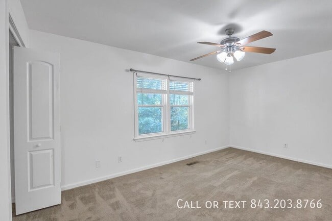 Building Photo - 302 Springview Ln