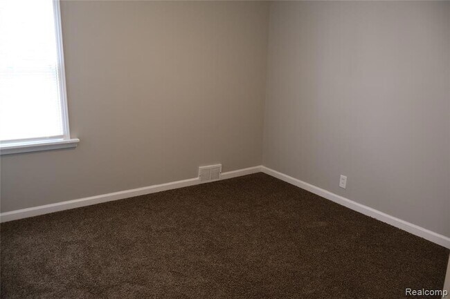 Building Photo - 5559 Bluehill St