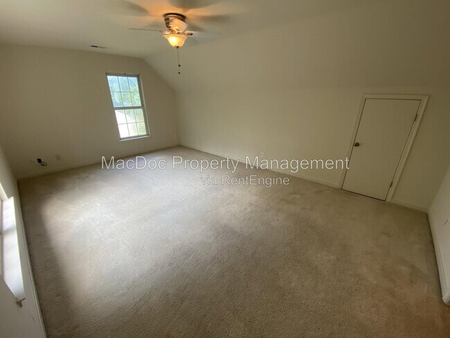 Building Photo - 9 Brown Cir