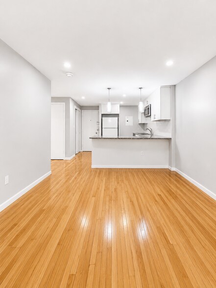 Building Photo - 121 Tremont St