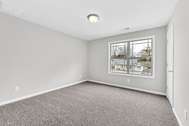 Building Photo - 420 S 2nd St