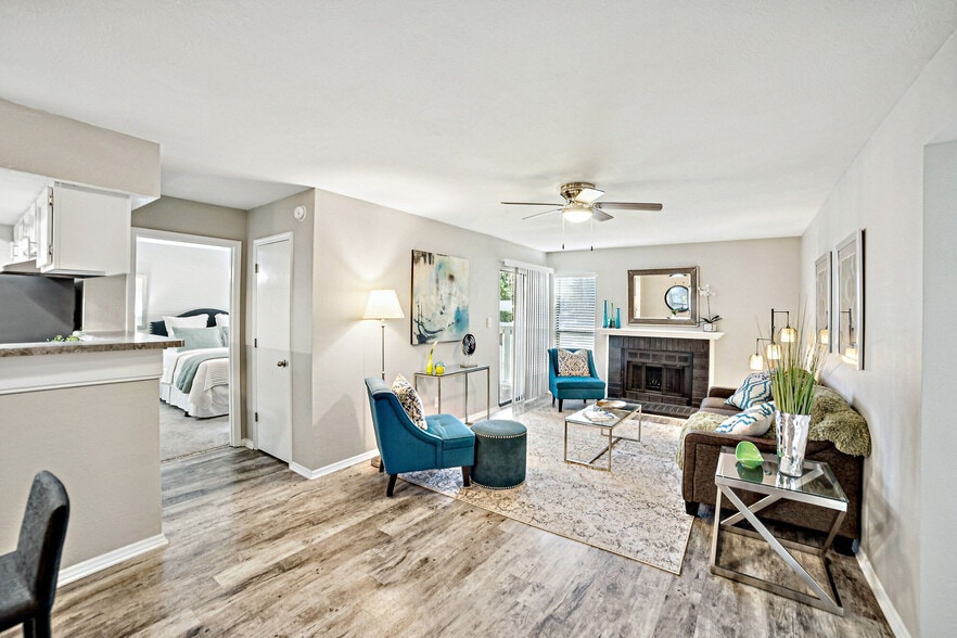 Building Photo - Lakes at Lincoln