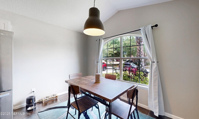 Building Photo - 9093 Fallsmill Dr