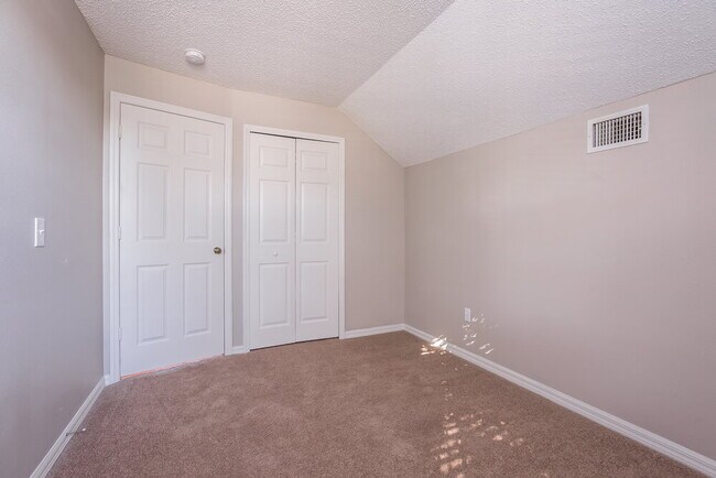 Building Photo - 2435 Sagemont Dr