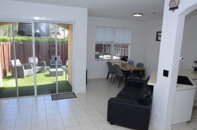 Building Photo - 12505 SW 124th Ct