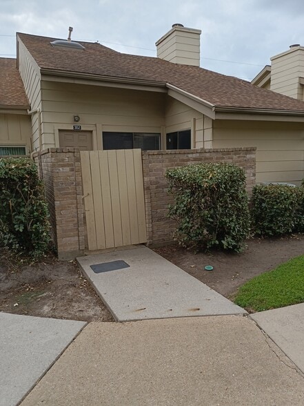 Building Photo - 3152 Windchase Blvd