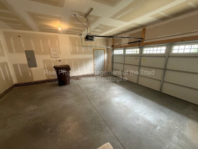 Building Photo - 5741 Marblehead Dr