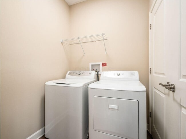 Building Photo - 5187 Foxtail Pine St