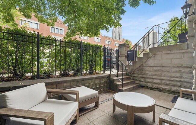 Building Photo - Comfortable and Spacious Rental Opportunity