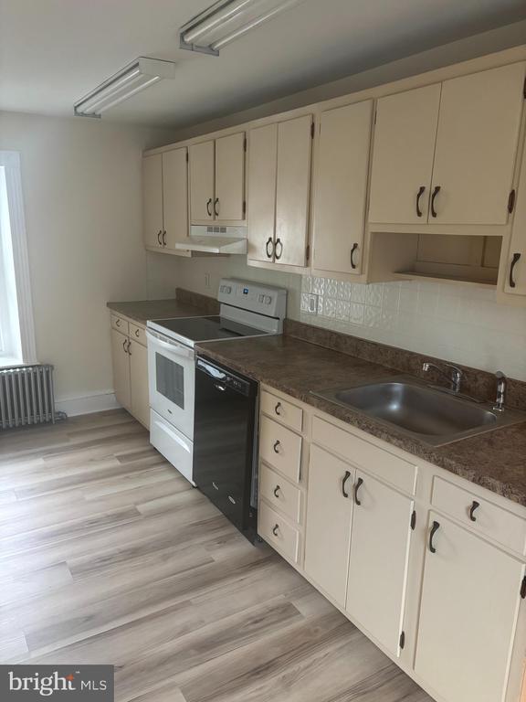 Building Photo - 420 Old Swede Rd