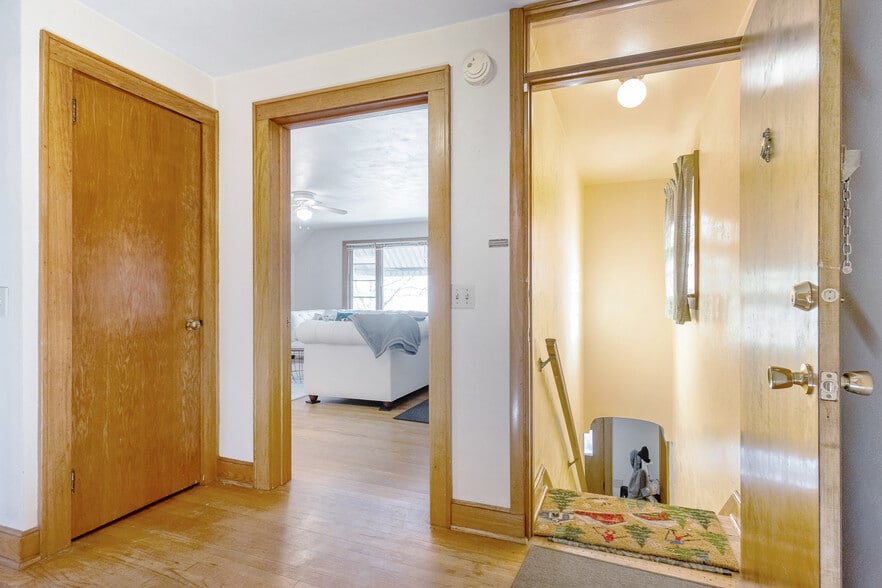 Building Photo - 302 S Brooks St