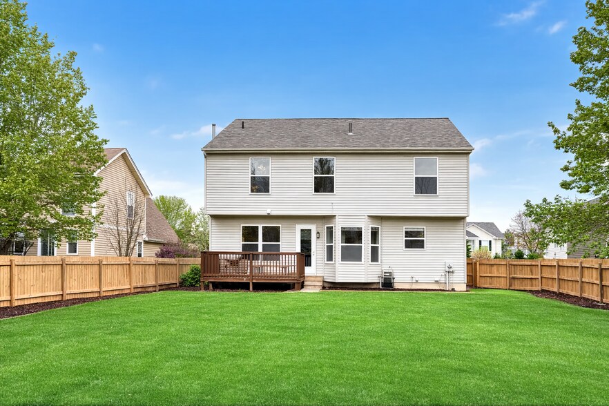 Building Photo - 8635 Oak Creek Dr