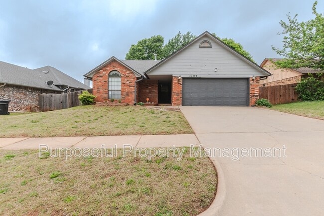 Building Photo - 1109 David Rd