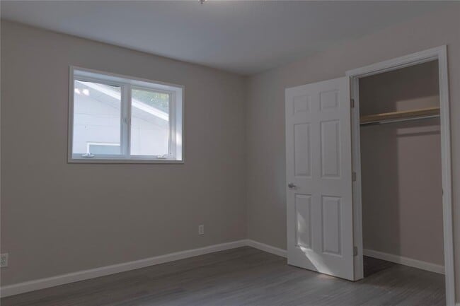 Building Photo - 120 Erskine Ferry Rd