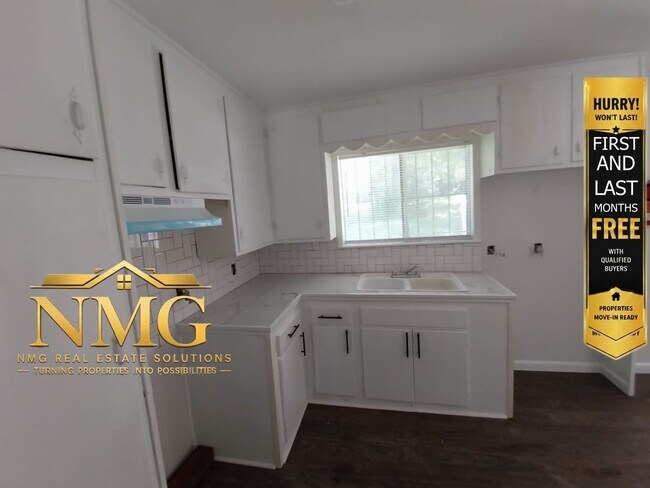 Building Photo - 1069 Brookley St
