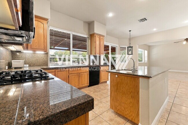 Building Photo - 1747 Abbeyfeale Ct