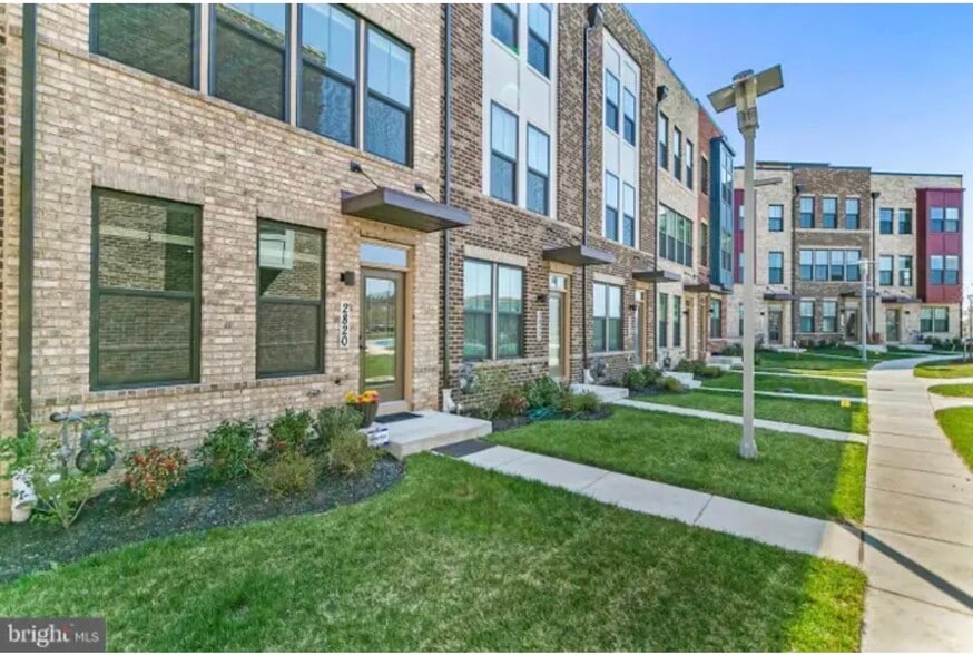 Primary Photo - 2820 Arts Vista Blvd