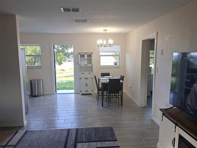 Building Photo - 76 Garrison Ln