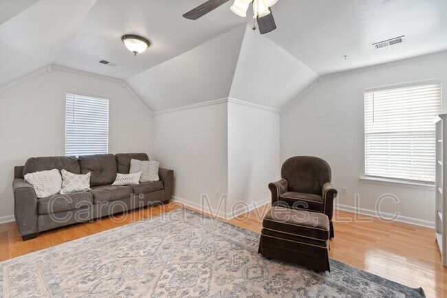 Building Photo - 312 Waterton Way