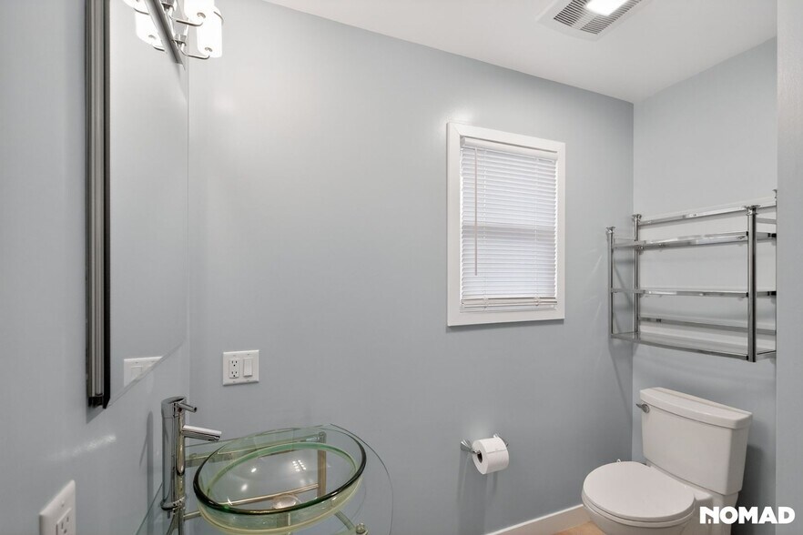 Building Photo - 785 Eastmont Ave