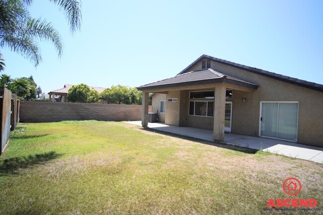 Building Photo - Charming Home in Campus Park!