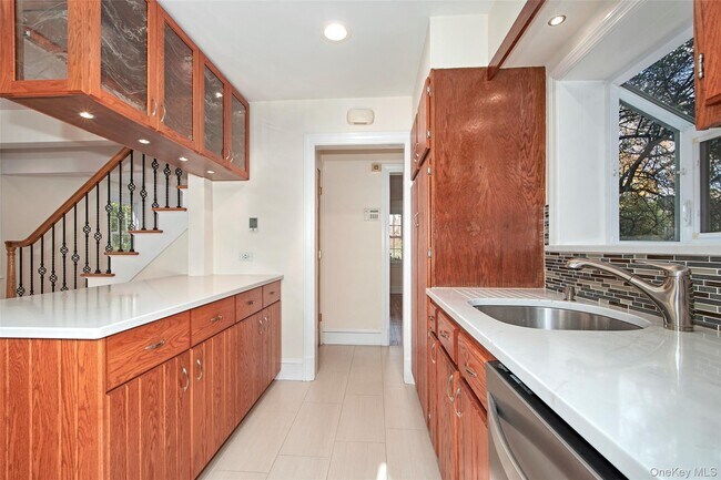 Building Photo - 17 Haven Ave