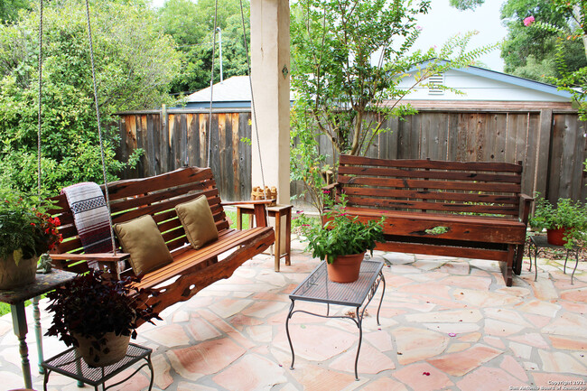 Building Photo - 539 Woodcrest Dr