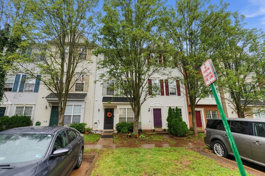 Building Photo - 2420 Dew Meadow Ct