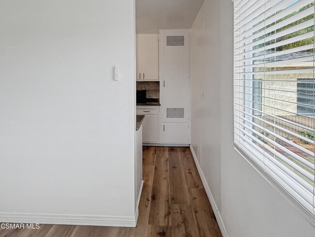 Building Photo - 2485 E Hillcrest Dr