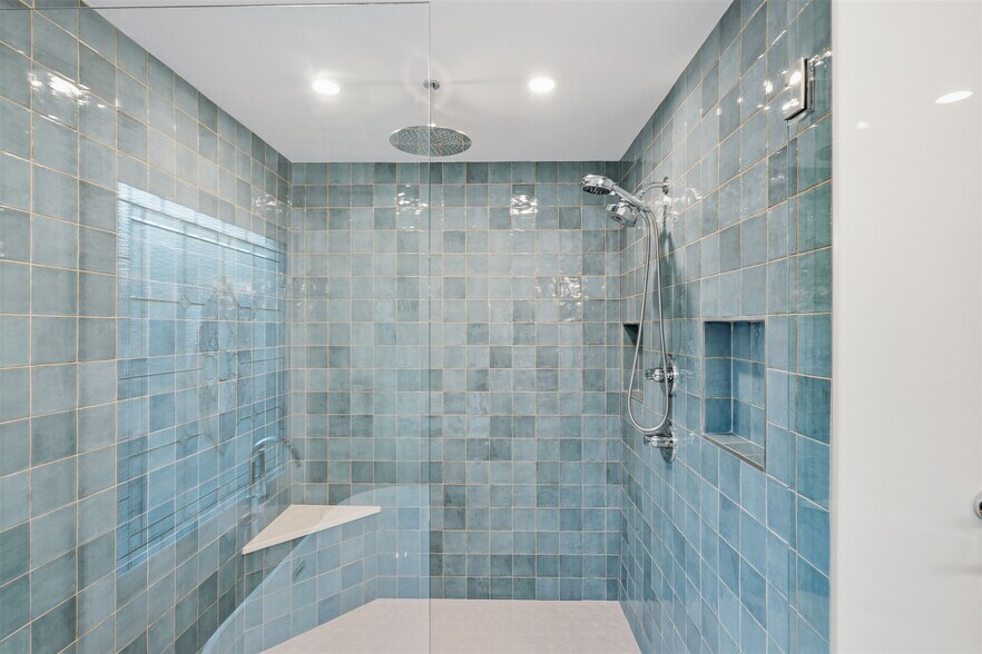 Building Photo - 2555 Hazel Dr SE