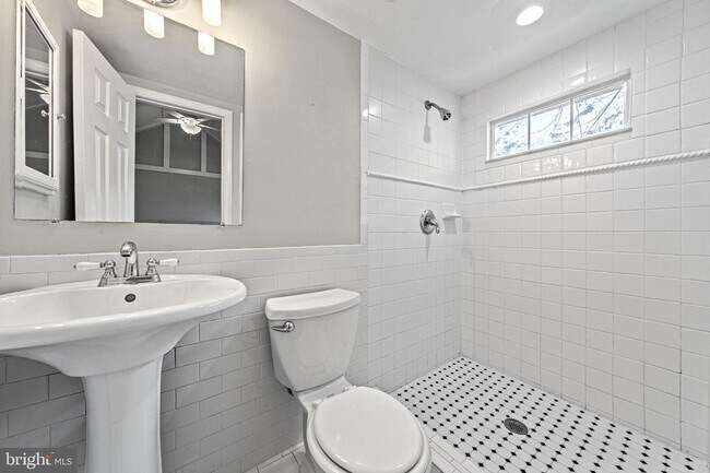 Building Photo - 4 High St