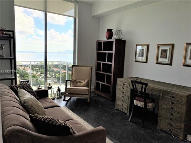 Building Photo - 7901 Hispanola Ave