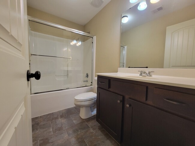 Building Photo - 12304 NW Fox Creek Drive