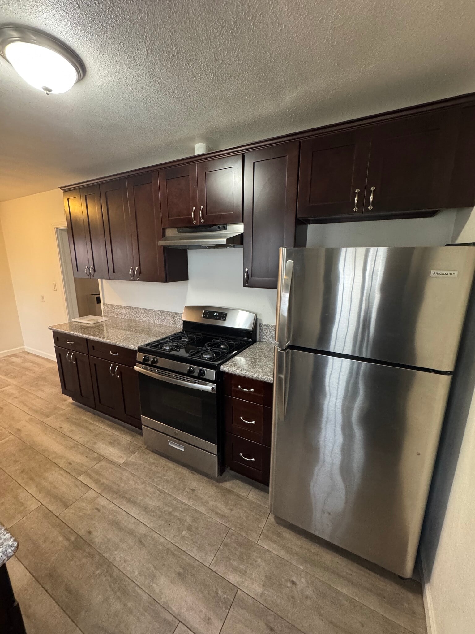 Building Photo - 5767 San Vicente Blvd