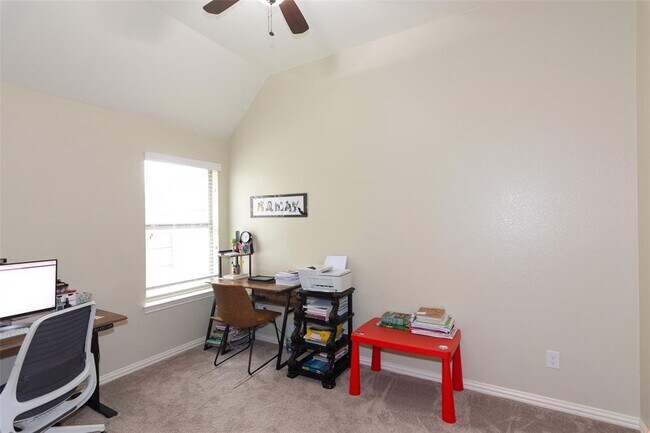 Building Photo - 204 Battleship Dr