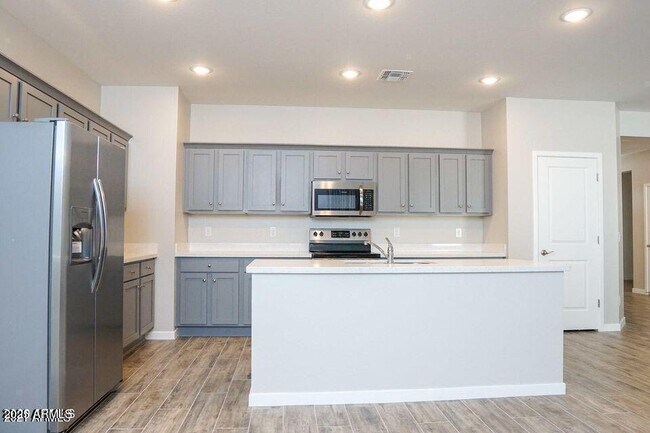 Building Photo - 15815 N 65th Ave