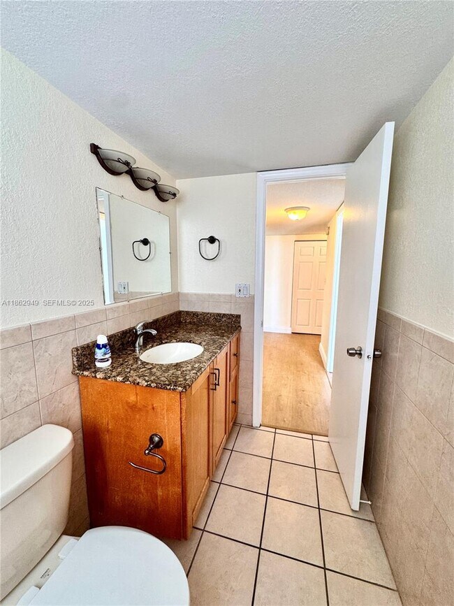 Building Photo - 137 Golden Isles Dr