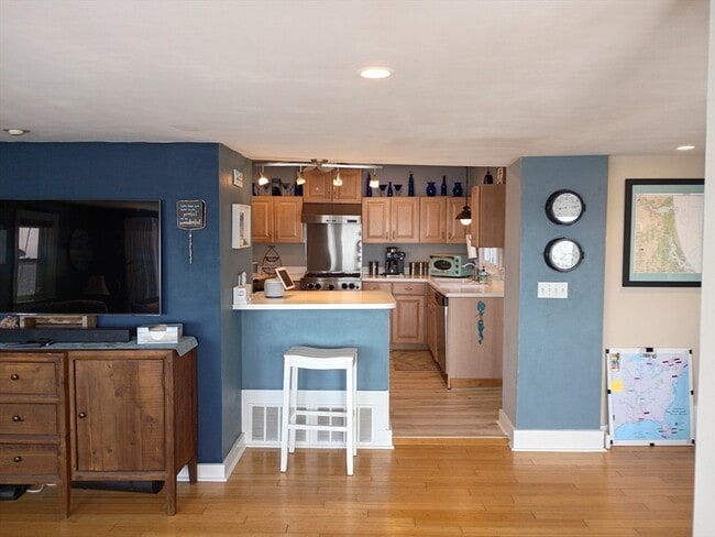 Building Photo - 39 Harbor St