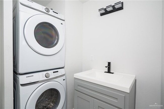 Building Photo - 23 Shasta Ave