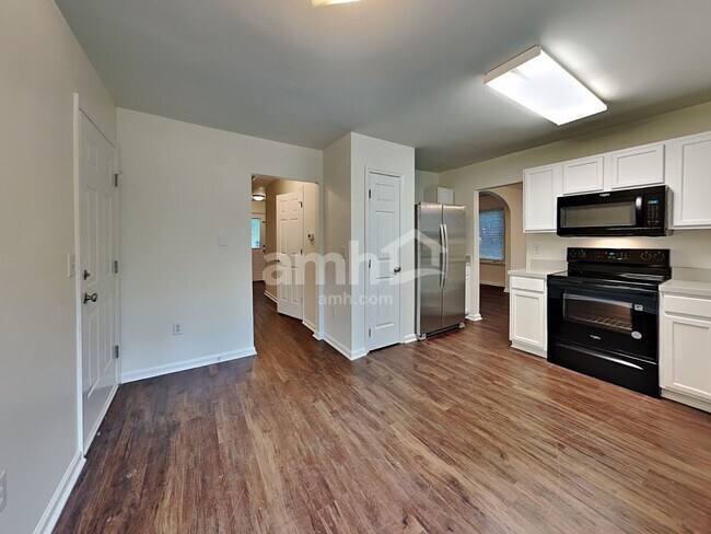 Building Photo - 4401 Cobble Creek Ln