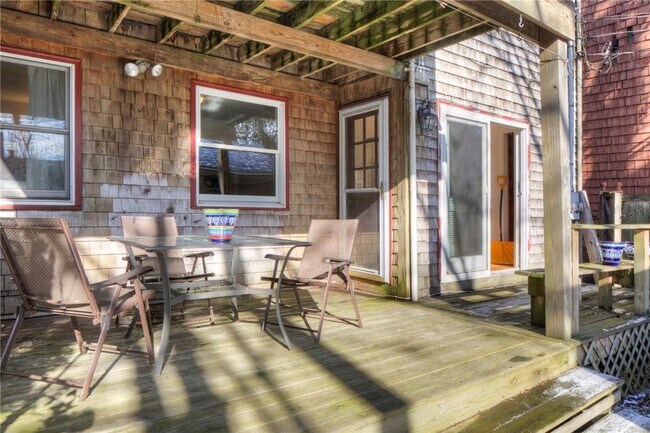 Building Photo - 37 William St