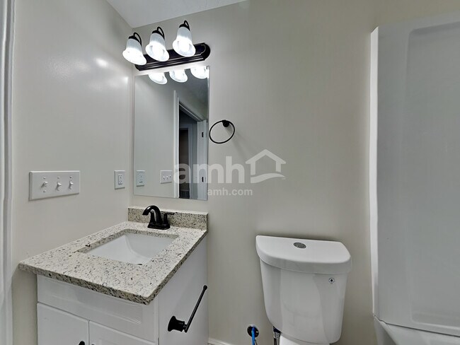 Building Photo - 4802 Addison Ave