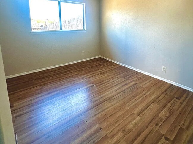 Building Photo - 8432 Dixon Ridge Dr