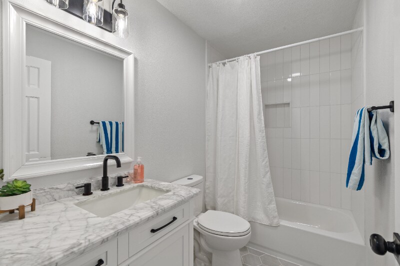 Building Photo - 5303 Glen Harwell Rd