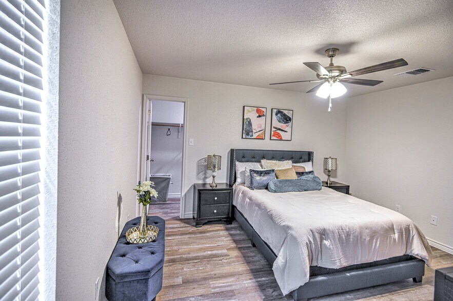 Building Photo - 5812 McGregor Loop